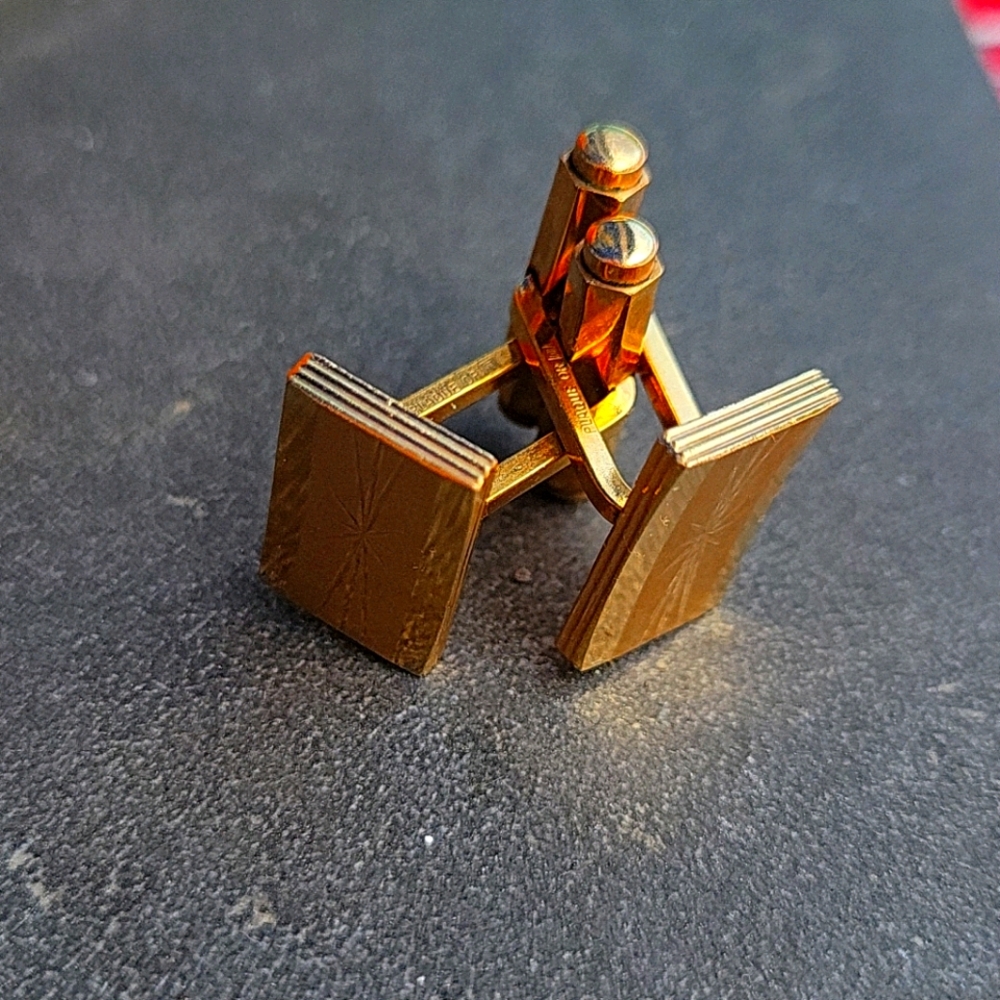 Cuff links - Picture 1 of 4